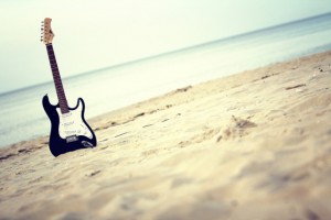 beach-guitar-640x426