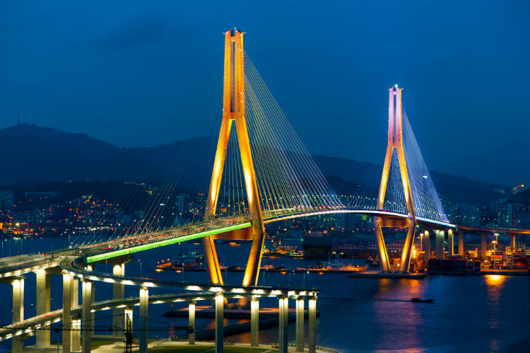 Busan Harbor Bay Bridge.jpg