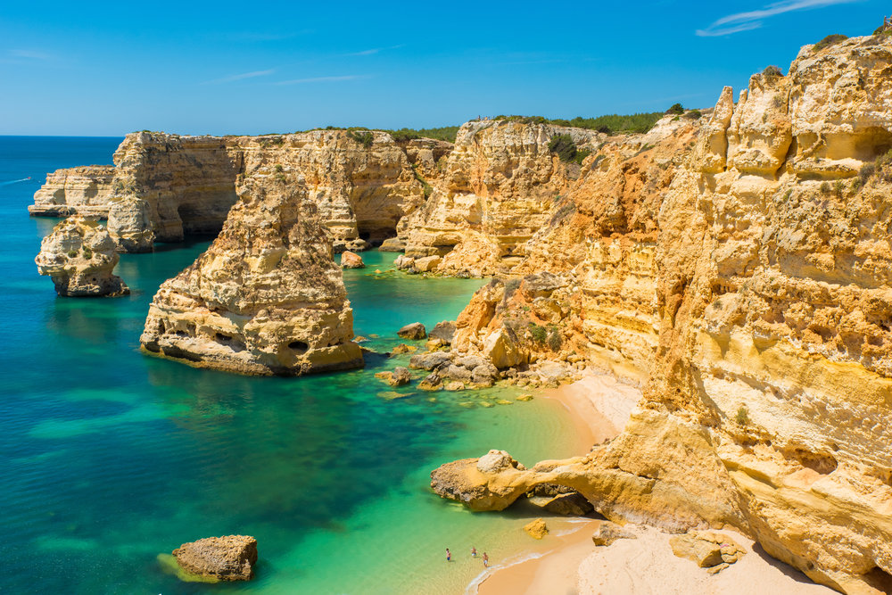 Praia da Marinha.jpeg