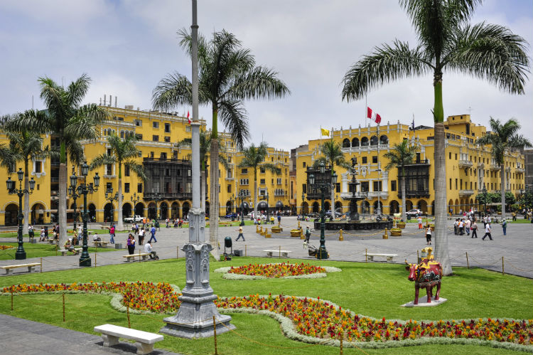 Plaza de armas in Lima Peru.jpg