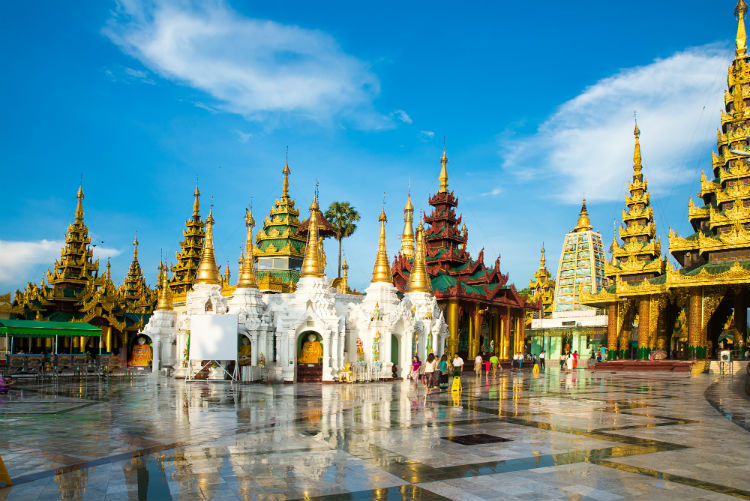Shwedagon Pagoda in Yangon.jpg