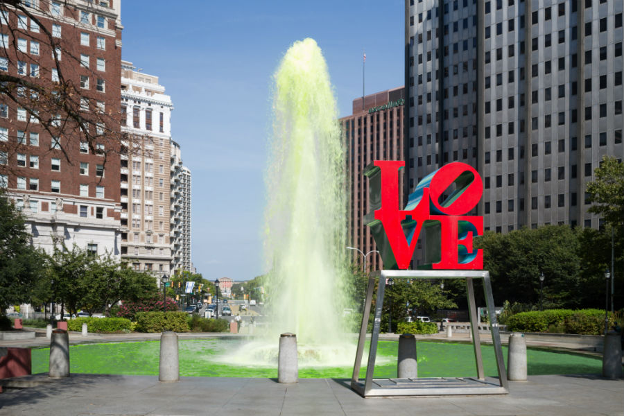 Green color fountain in Love park.jpg
