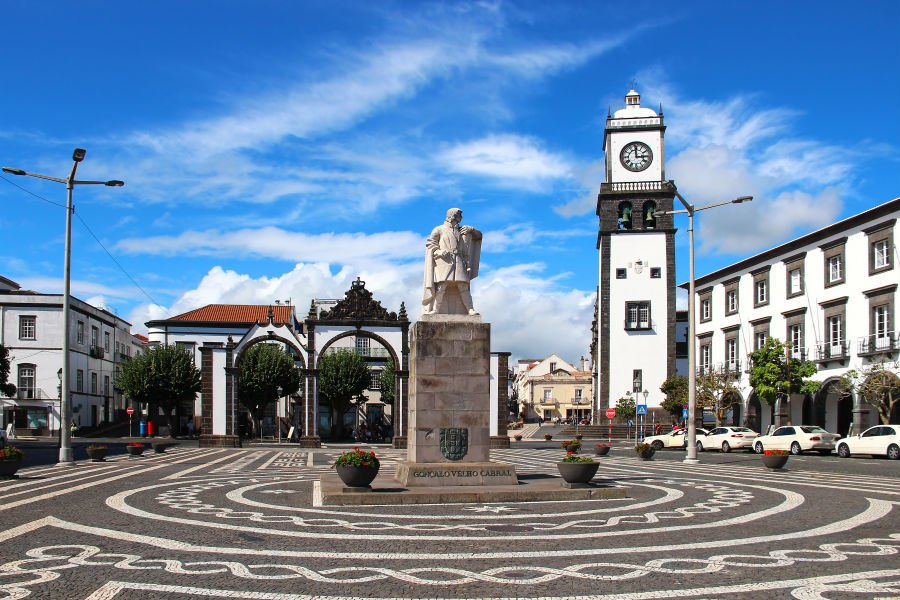 Ponta Delgada.jpg