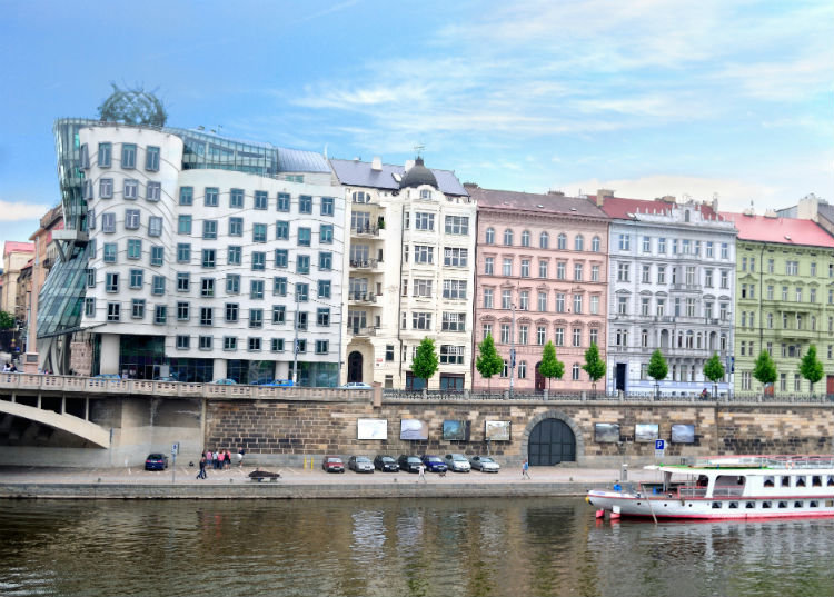 Dancing House.jpg