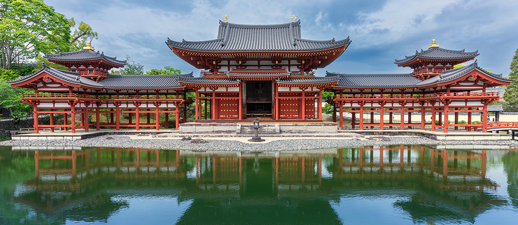 Byodo-in Hoodo temple and gardens in Uji, Kyoyo, Japan